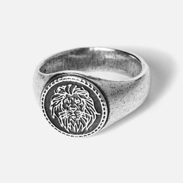 The Valor Billie Jo ring – crafted for power, presence, and elegance.